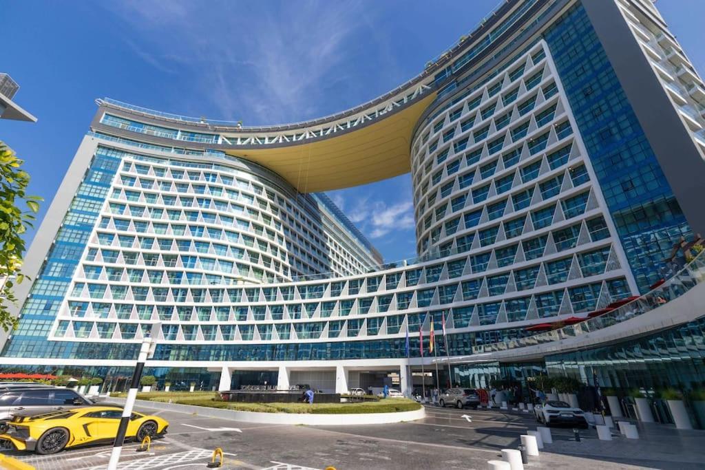 Modern 1 Bedroom At Palm Jumeirah Apartment