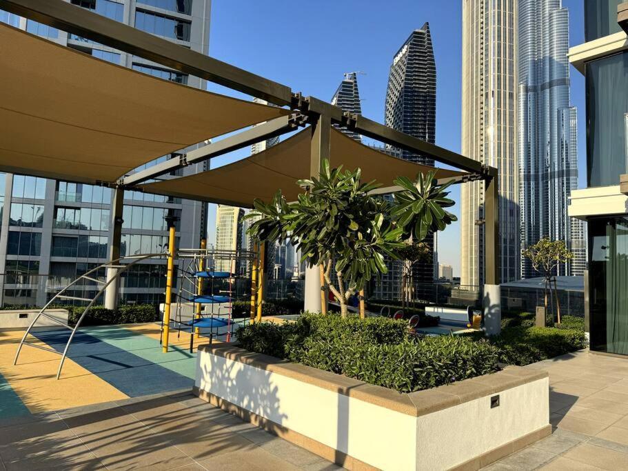 Burj Crown - Luxury Near Burj Khalifa Dubai