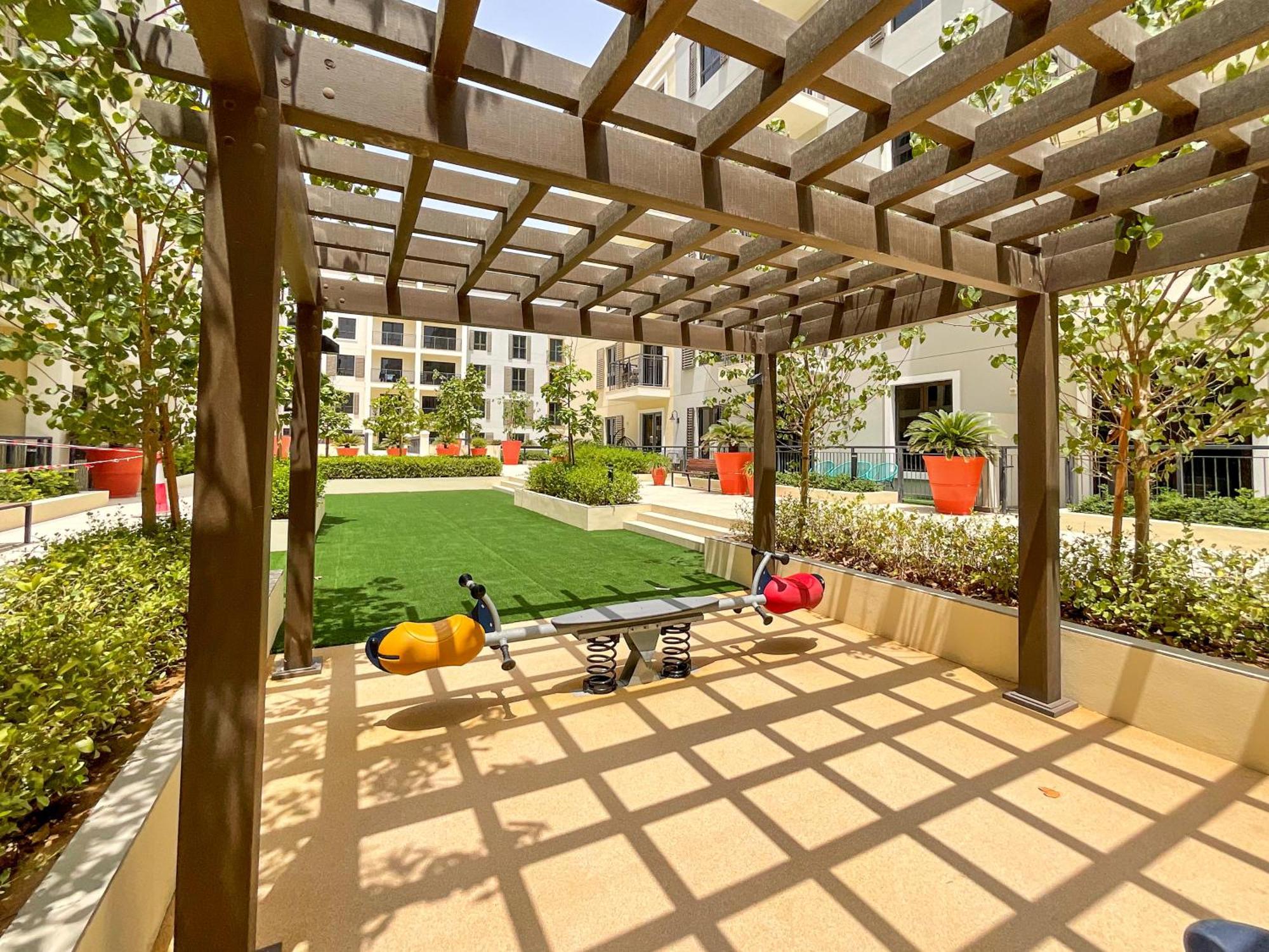 Higuests - Spacious 1br 3mins Walk To The Apartment