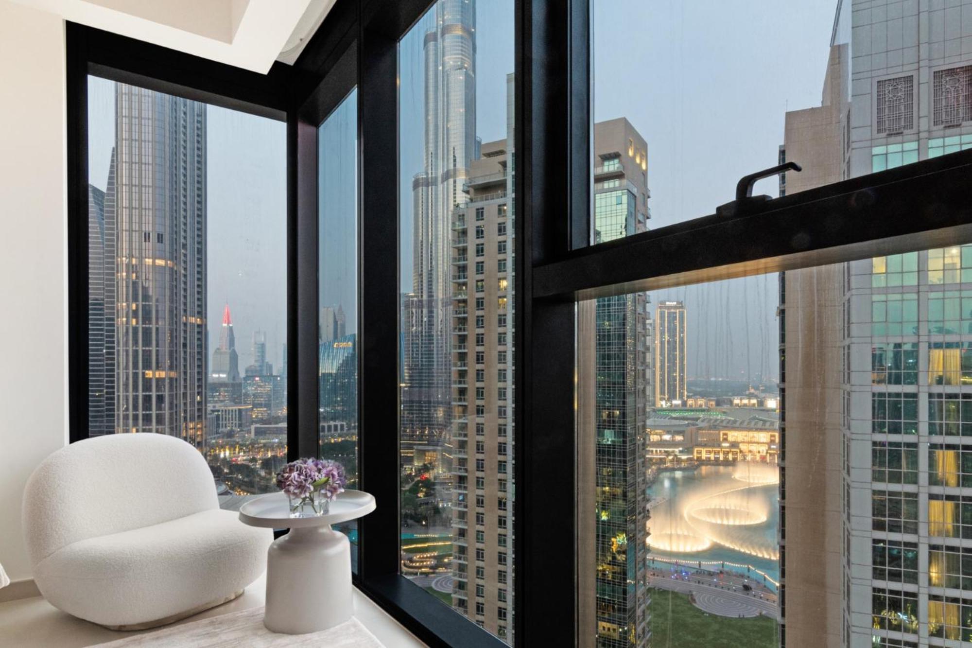 Spacious And Overlooking Burj & Fountains * Dubai