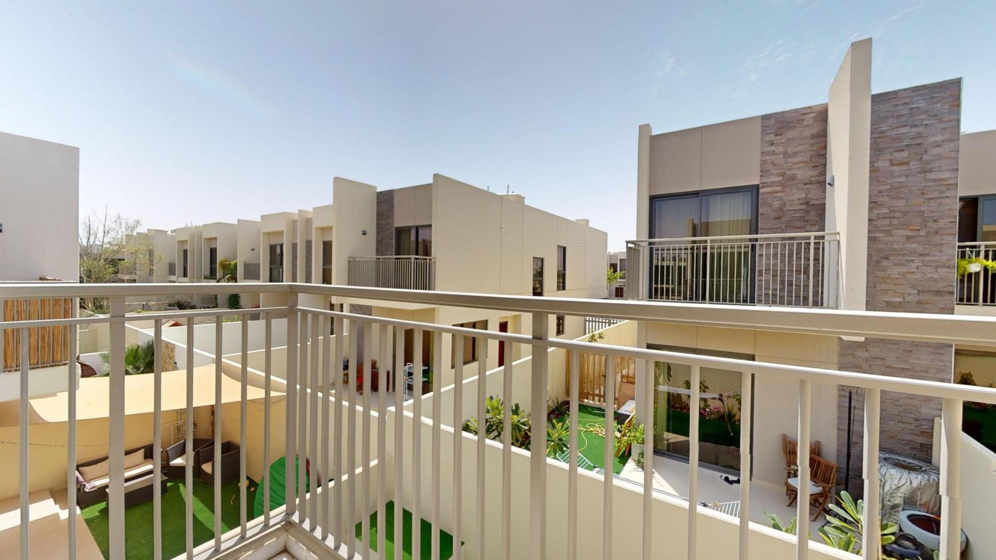 Villa Primestay - Odora 3br Villa, Damac Hills 2