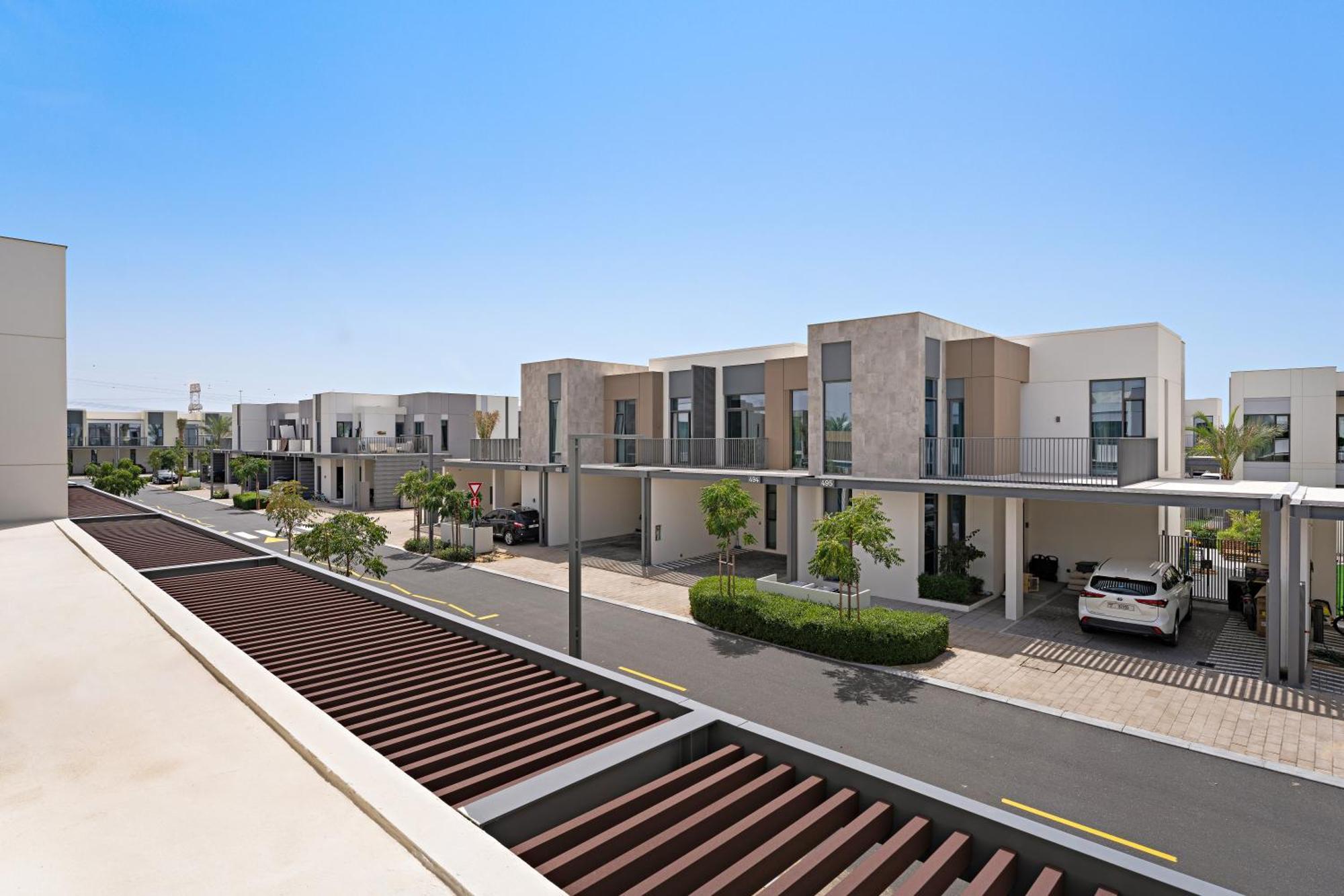 Luxurious 6-sleeper With Large Outdoor Patio Apartment
