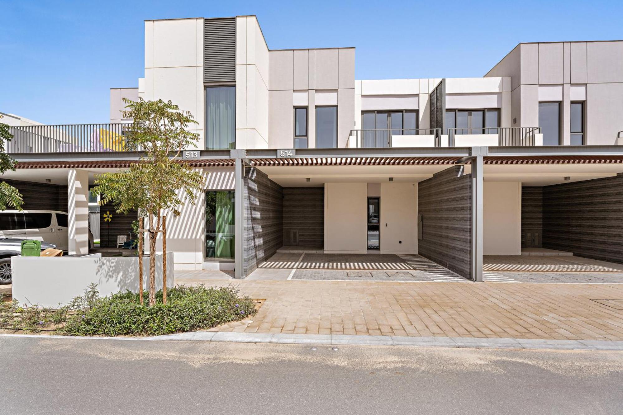 Luxurious 6-sleeper With Large Outdoor Patio * Dubai