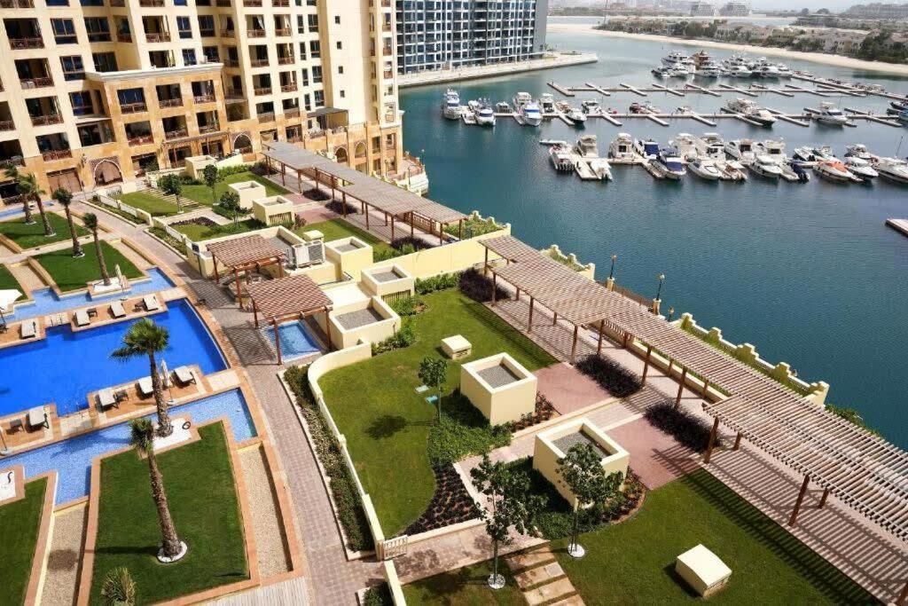 Palm Marina Residences 3bd Apartment *