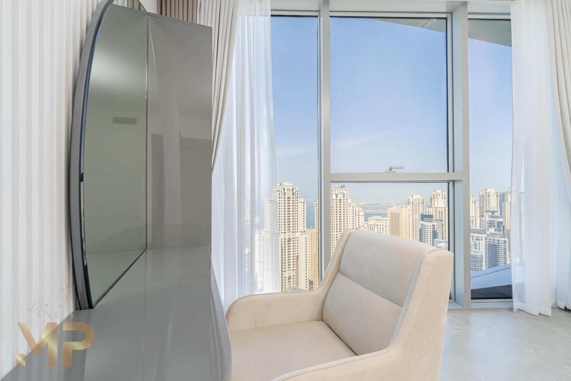 Marco Polo - Surreal Sea, Marina & Eye View On High Floor *
