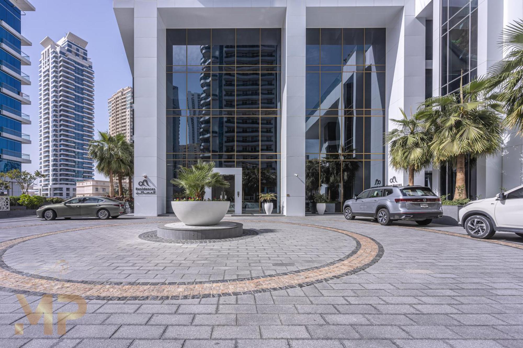 Marco Polo - Surreal Sea, Marina & Eye View On High Floor *
