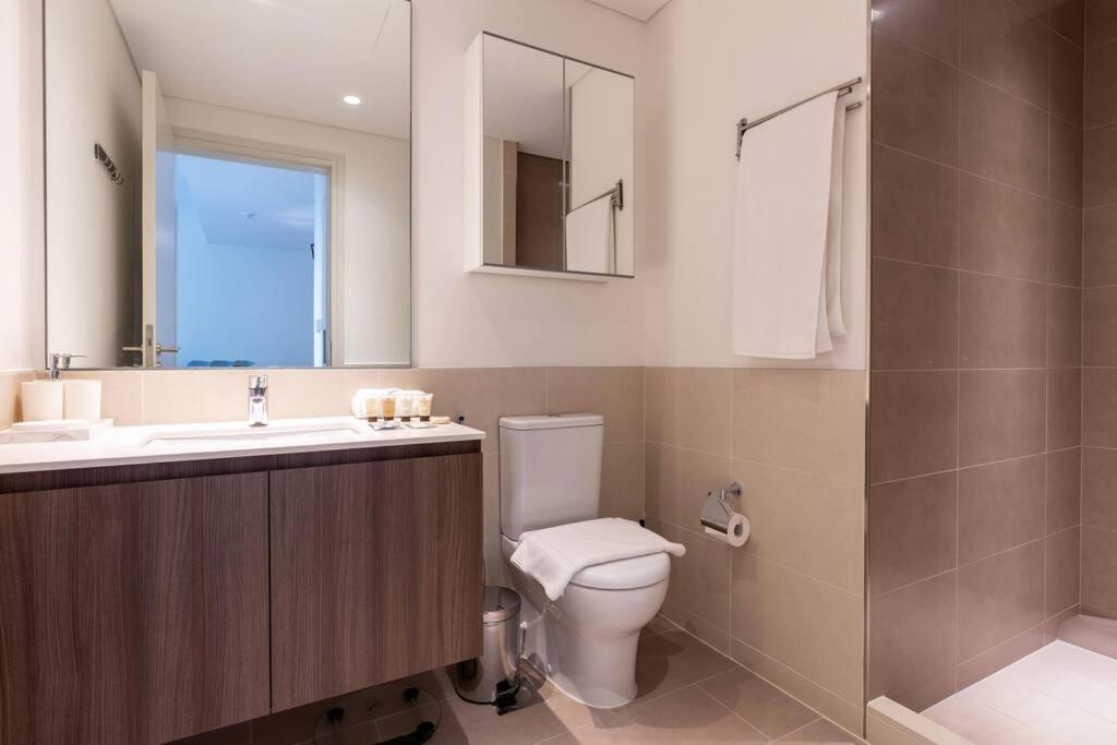 1br In Park Heights 2 Hills * Dubai