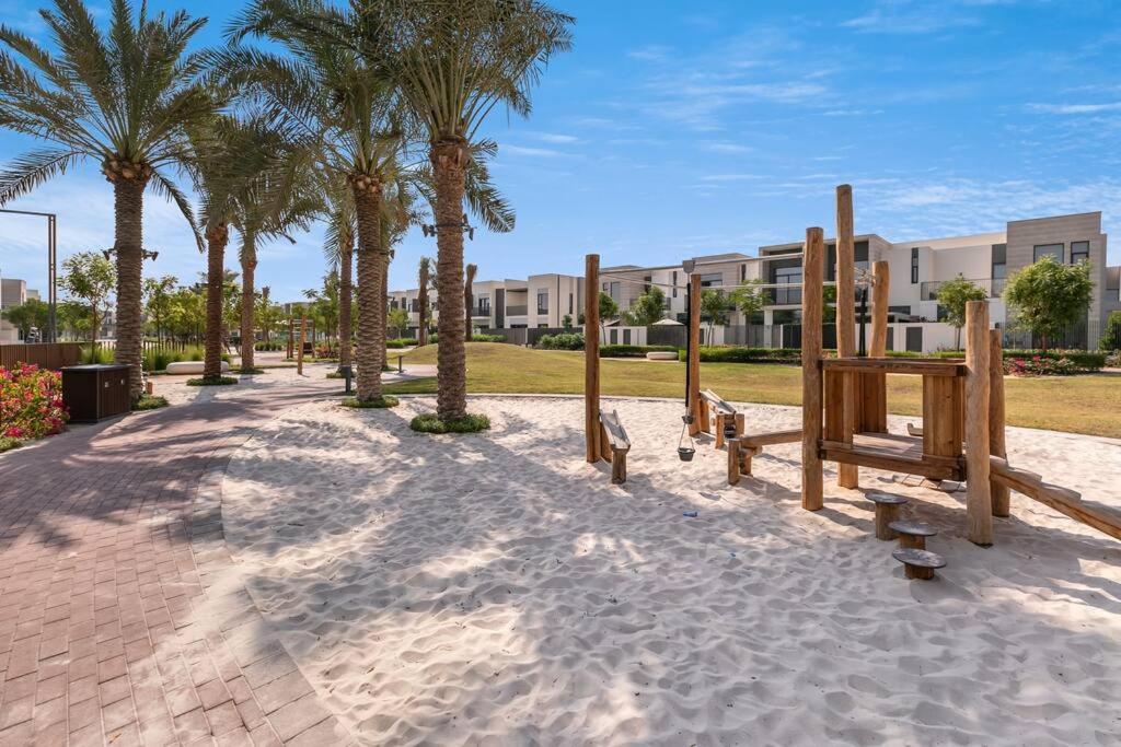Villa Keysplease Beautiful 3 B/r 16, Arabian Ranches Dubai