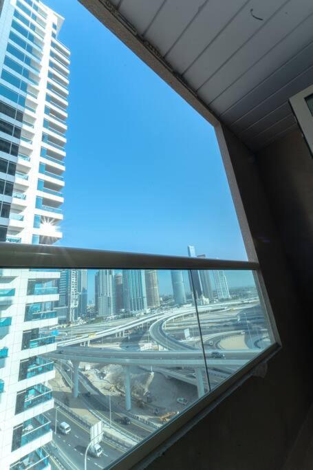 Apartment Fantastic Near Metro And Jbr Dubai