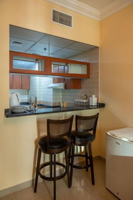 Fantastic Near Metro And Jbr Apartment *