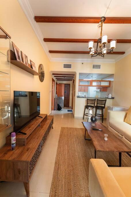 Fantastic Near Metro And Jbr Apartment Dubai