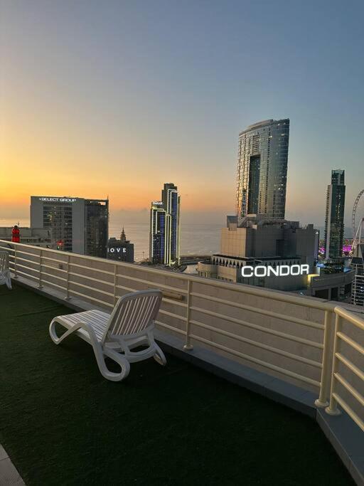 Fantastic Near Metro And Jbr Dubai