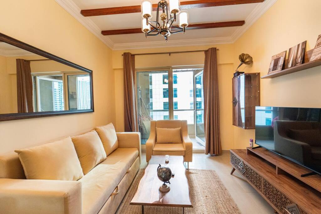 Fantastic Near Metro And Jbr *