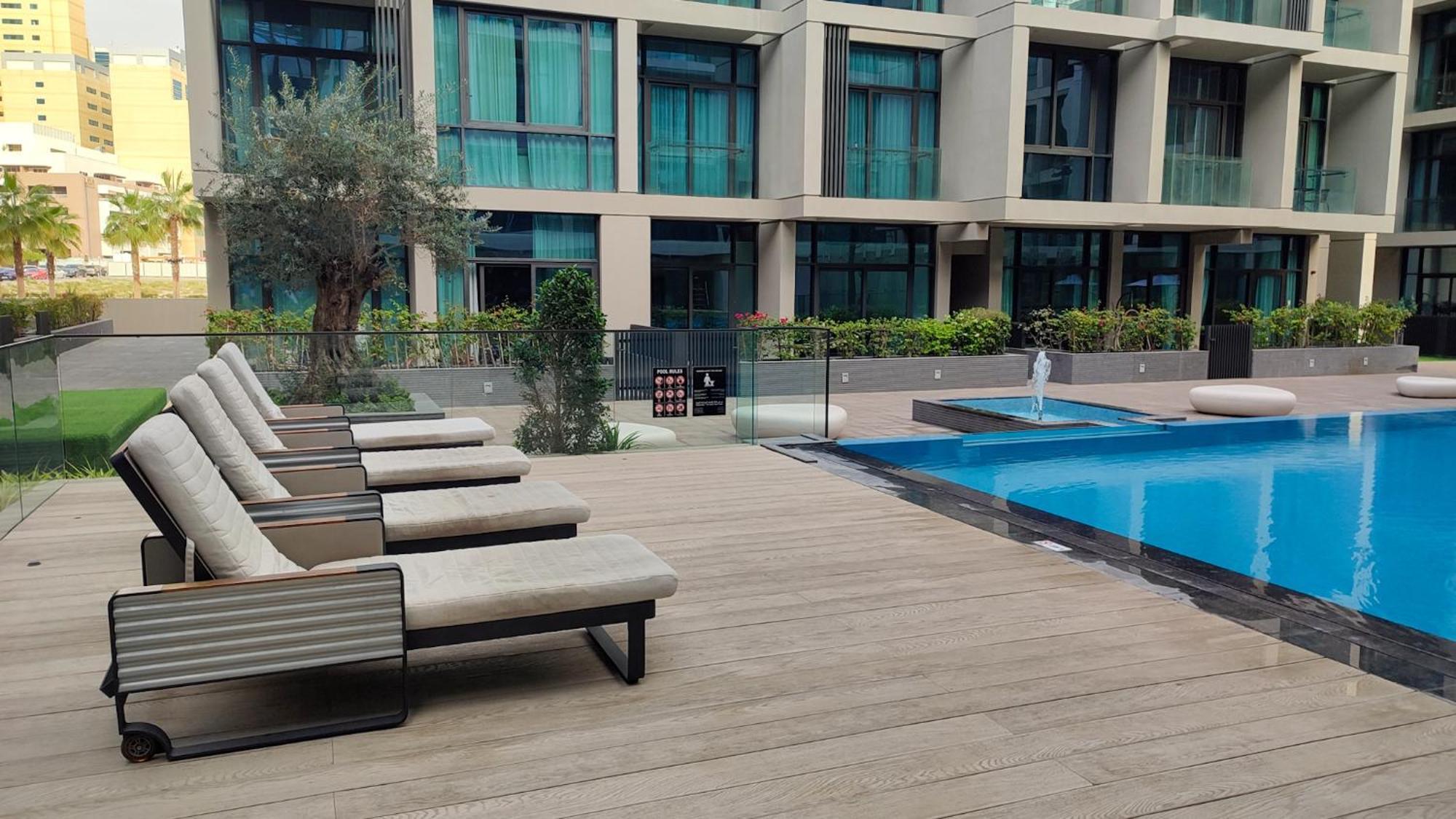 Apartment Escape To Modern In Charming Jvc *