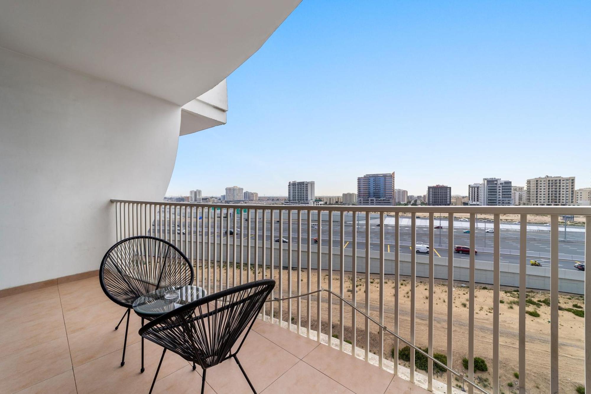 Apartment Silkhaus Chic Near Silicon Oasis Shopping Mall