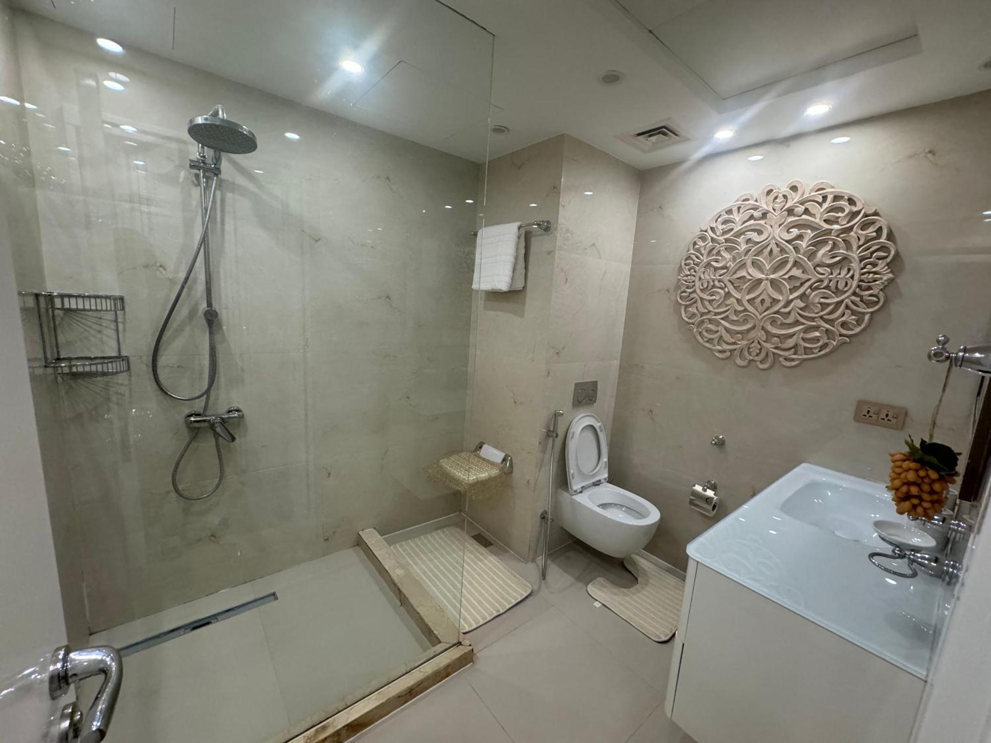 Royal Residences 2 Homestay