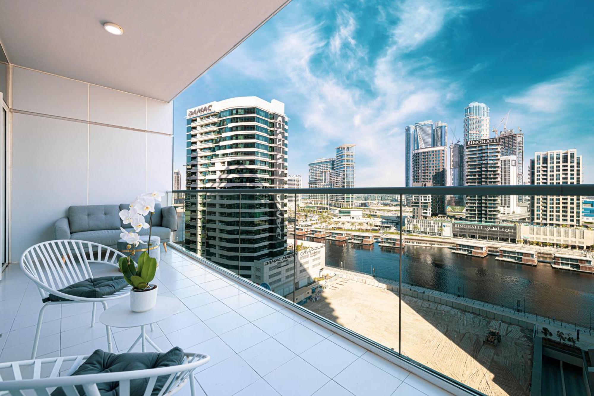 Apartamento New Designed 2-br Downtown Dubai