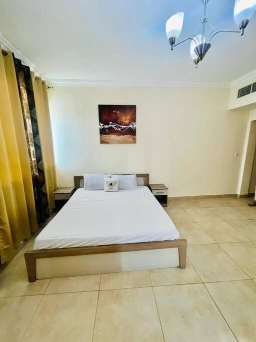 Luxurious & Fully Spacious 2 Bedroom Apt' *
