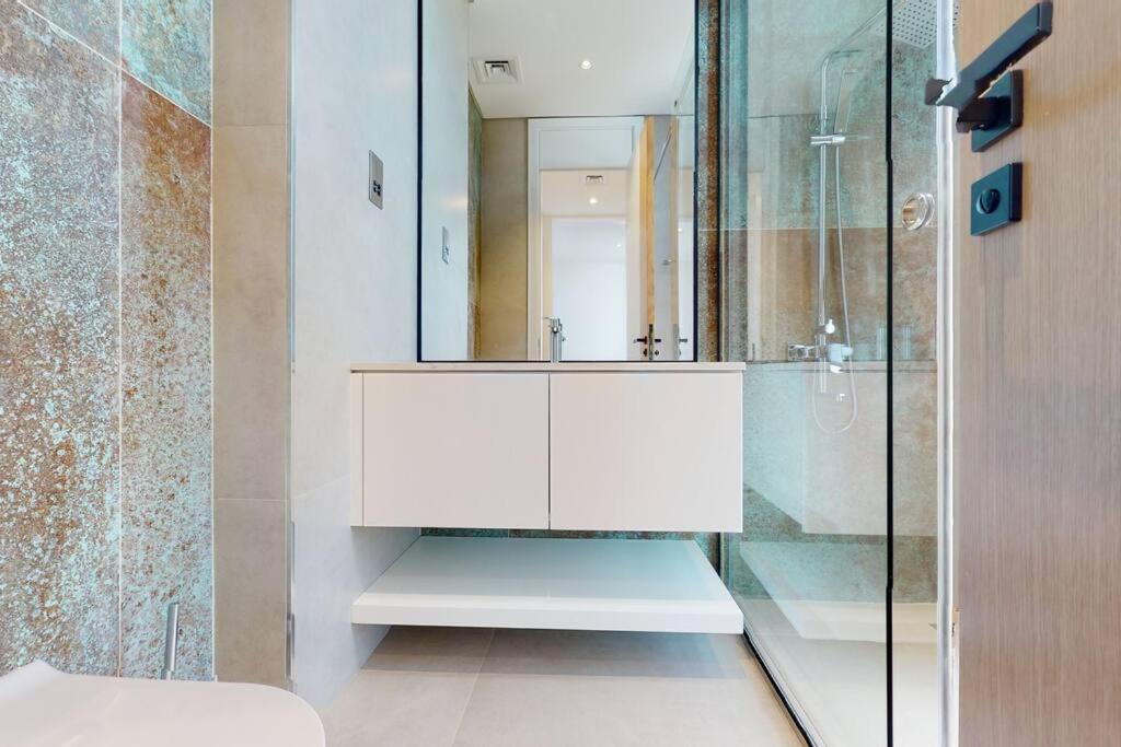 Luxurious 5 Bed - Al Barari