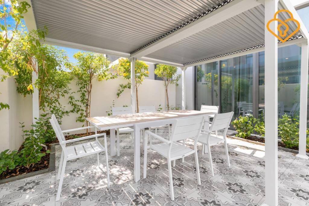 Keysplease Wonderful 4 B/r With Garden Arabian Ranches Villa