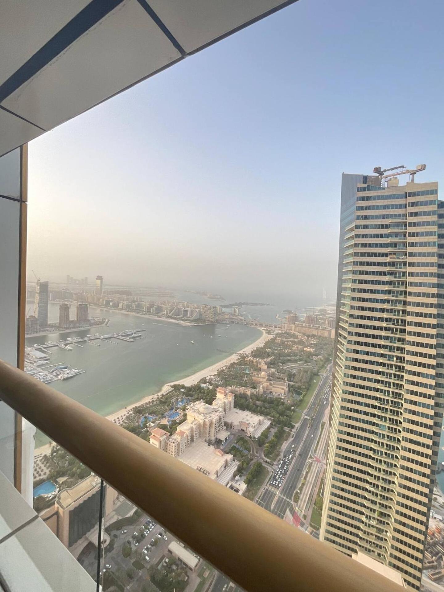Homestay Ensuite In Coliving In Marina