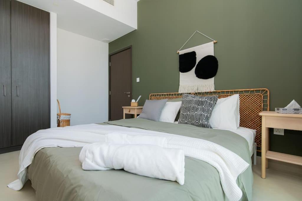 Apartamento Elite Escape - 2 Bhk Getaway With Mall Access - 1503 *