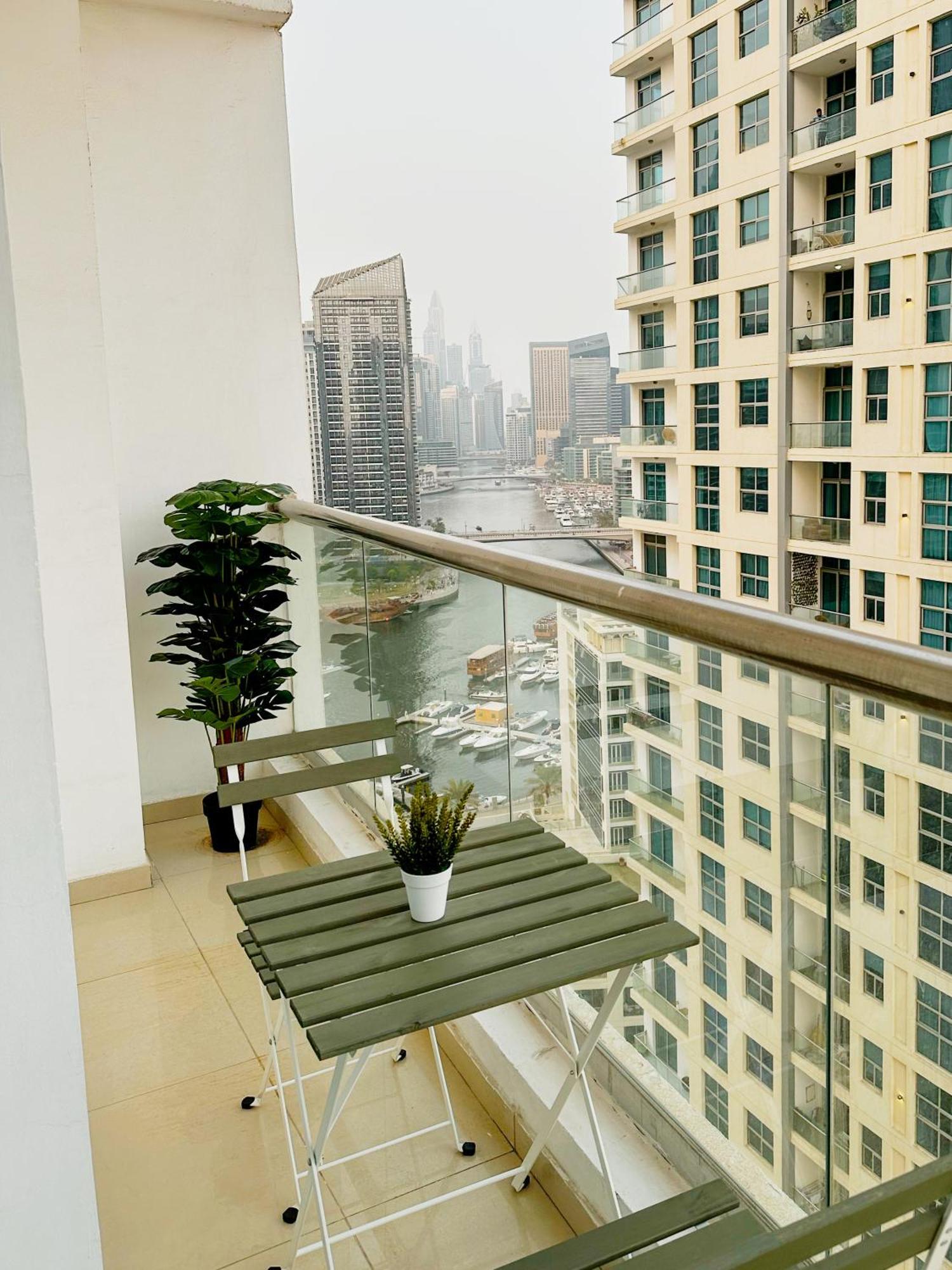 Luxurious 2 Bedroom With Iconic Marina & Arabian Sea View * Dubai