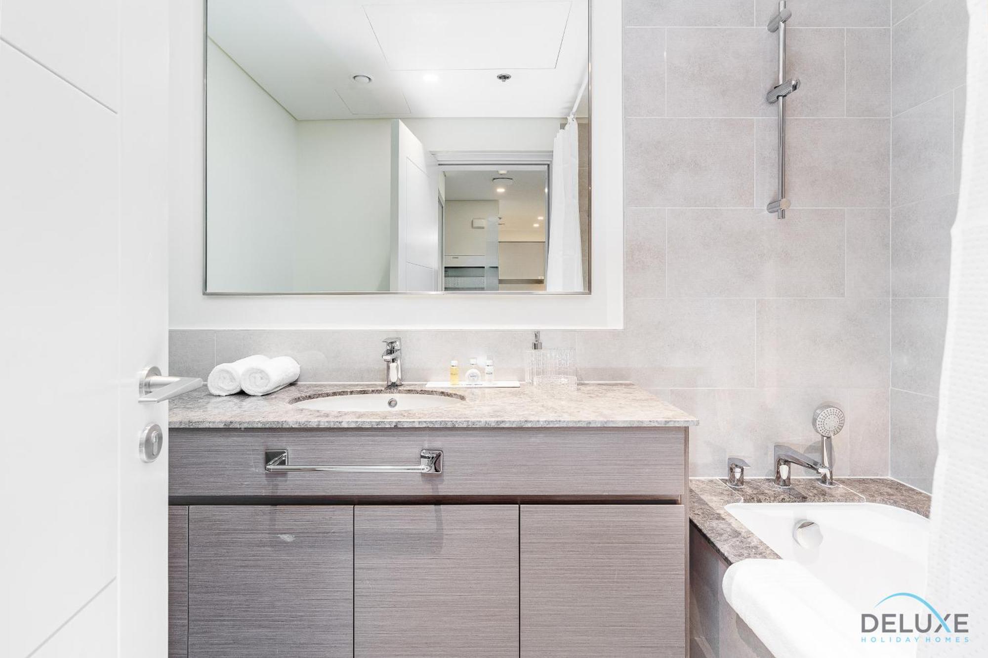 Apartment Amazing 1br At Tower 1 Downtown By Deluxe Homes Dubai