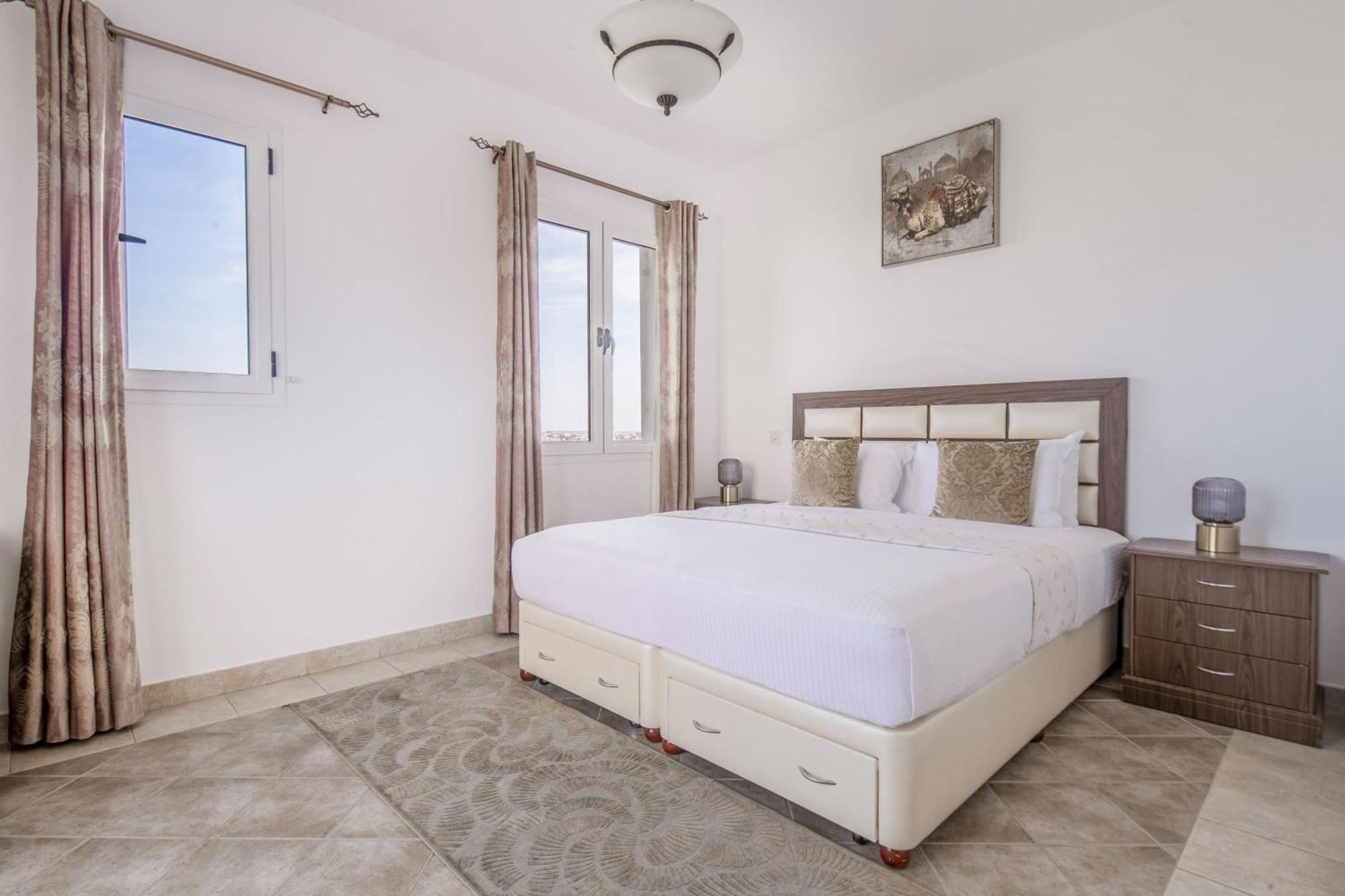 Frank Porter - Al Badia 2 Apartamento