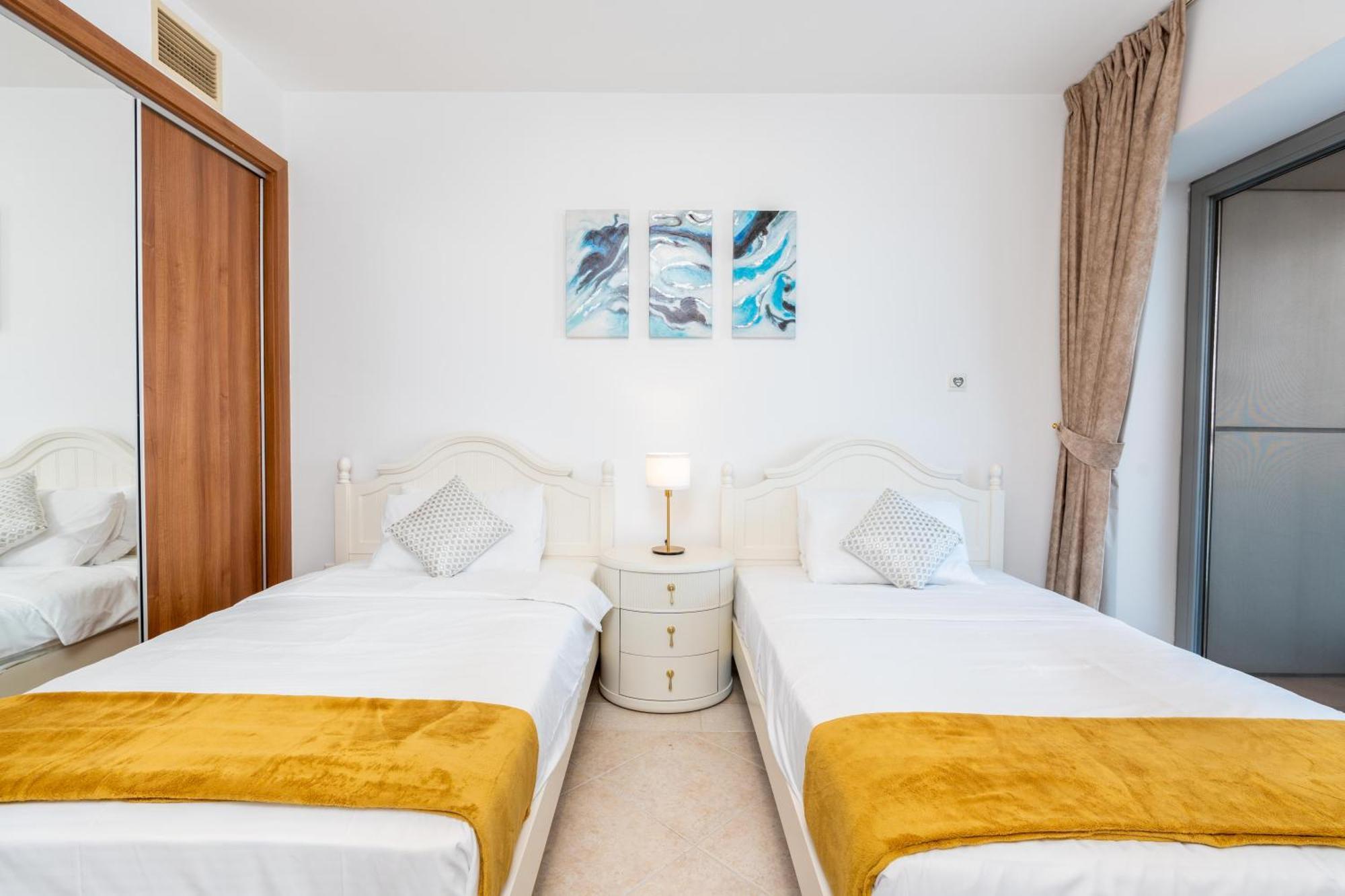Lux Princess Tower Palm Ocean Views *