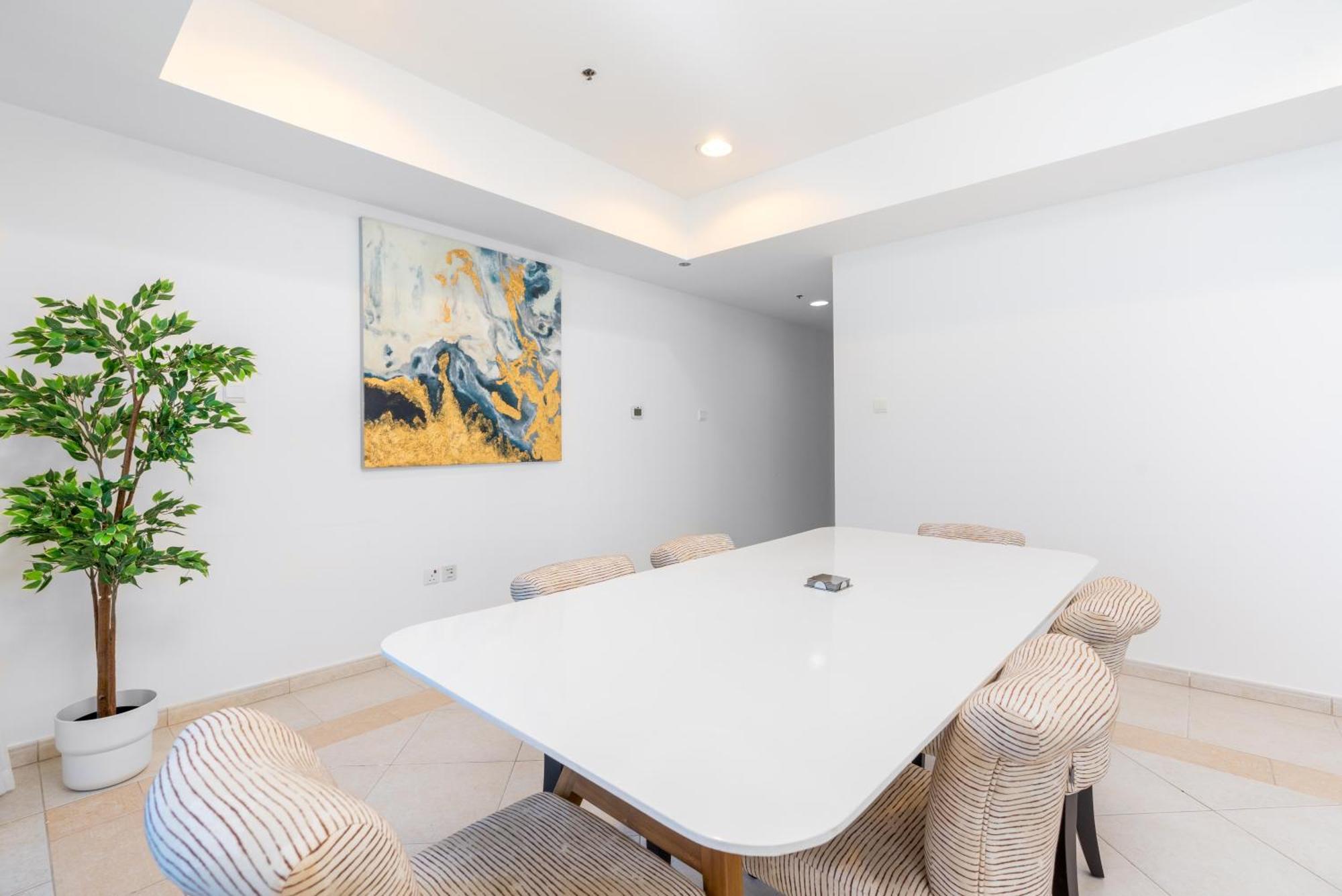 Lux Princess Tower Palm Ocean Views Apartment
