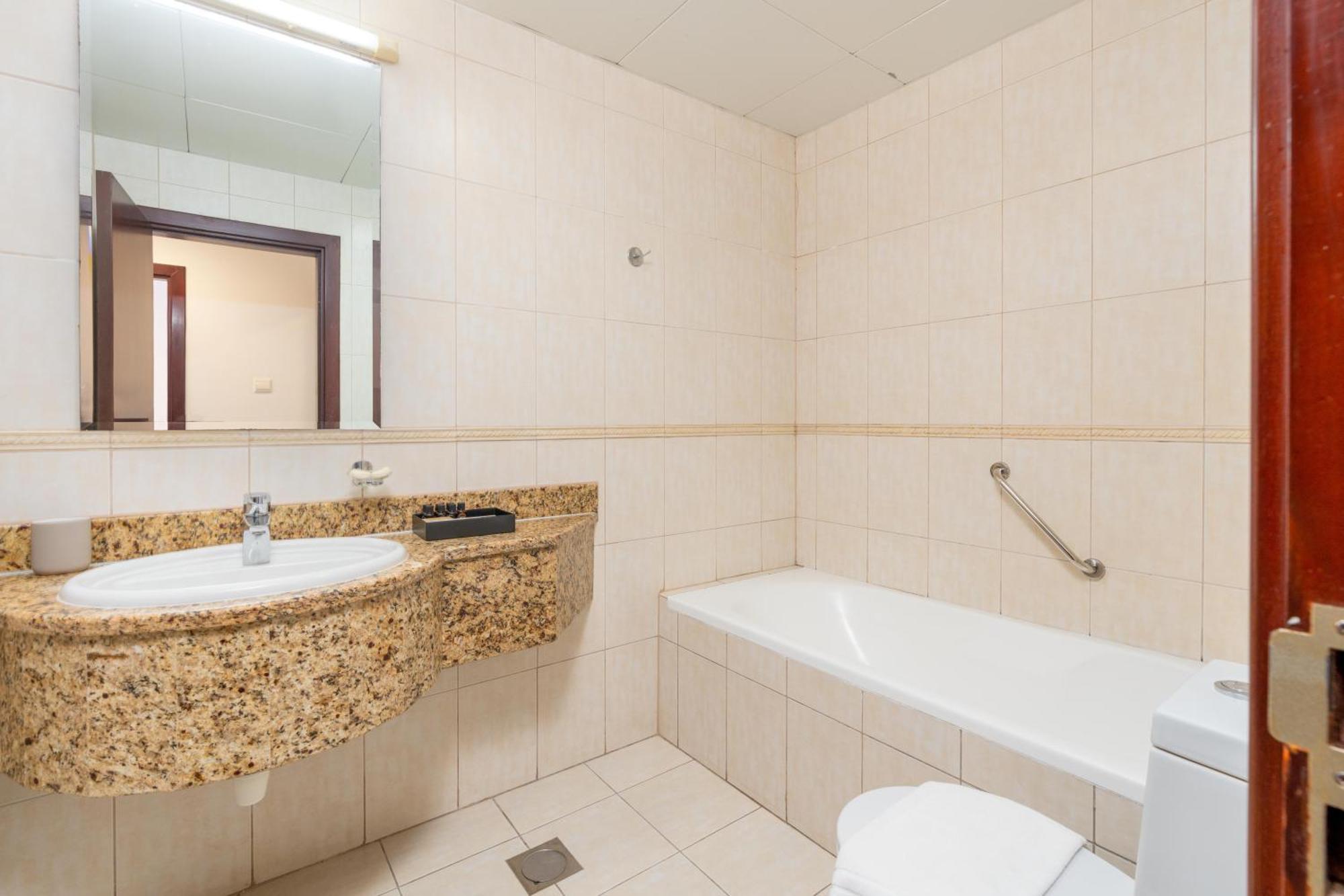 Lux Princess Tower Palm Ocean Views *