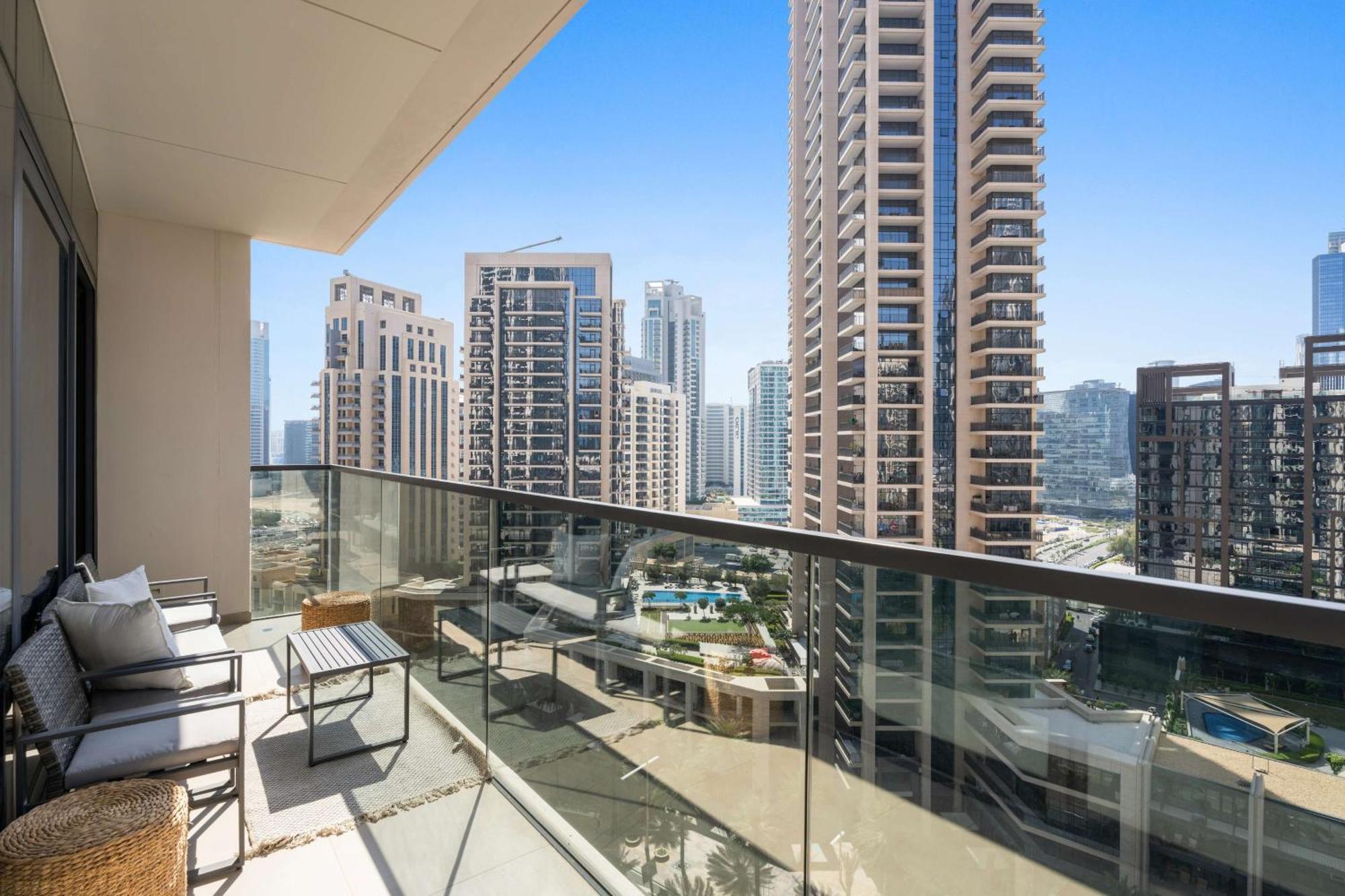 Apartment Aliving Elegant 1br - Near Burj Khalifa & Mall Act One Act Two, Downtown Dubai