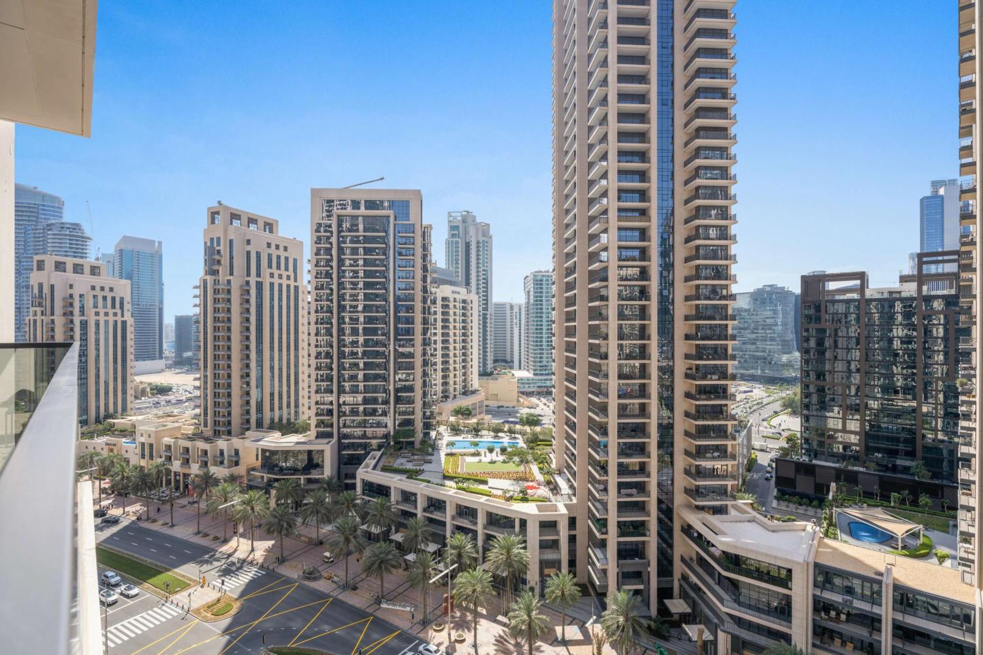 Aliving Elegant 1br - Near Burj Khalifa & Mall Act One Act Two, Downtown Apartment *