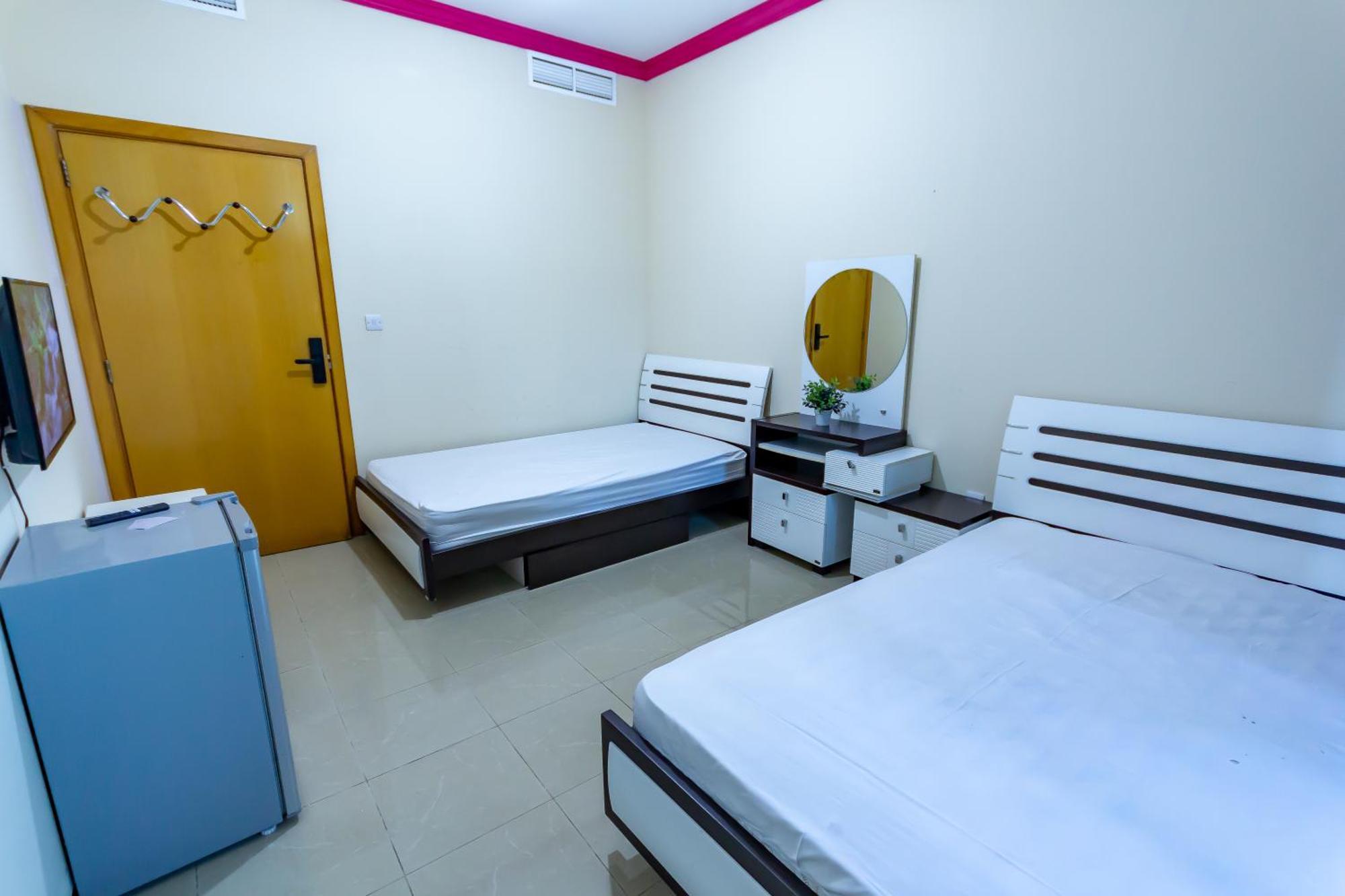 Big For ' Girls ' Only At Dubai, Marina Homestay