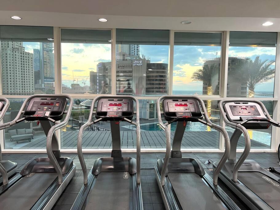 1 Bedroom Flat, Luxury Amenities, Near Jbr & Club With Free Parking In Jbr Apartment Dubai