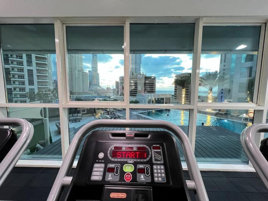 1 Bedroom Flat, Luxury Amenities, Near Jbr & Club With Free Parking In Jbr * Dubai