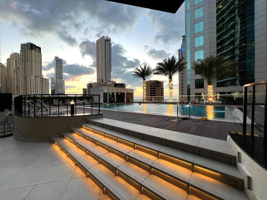 1 Bedroom Flat, Luxury Amenities, Near Jbr & Club With Free Parking In Jbr