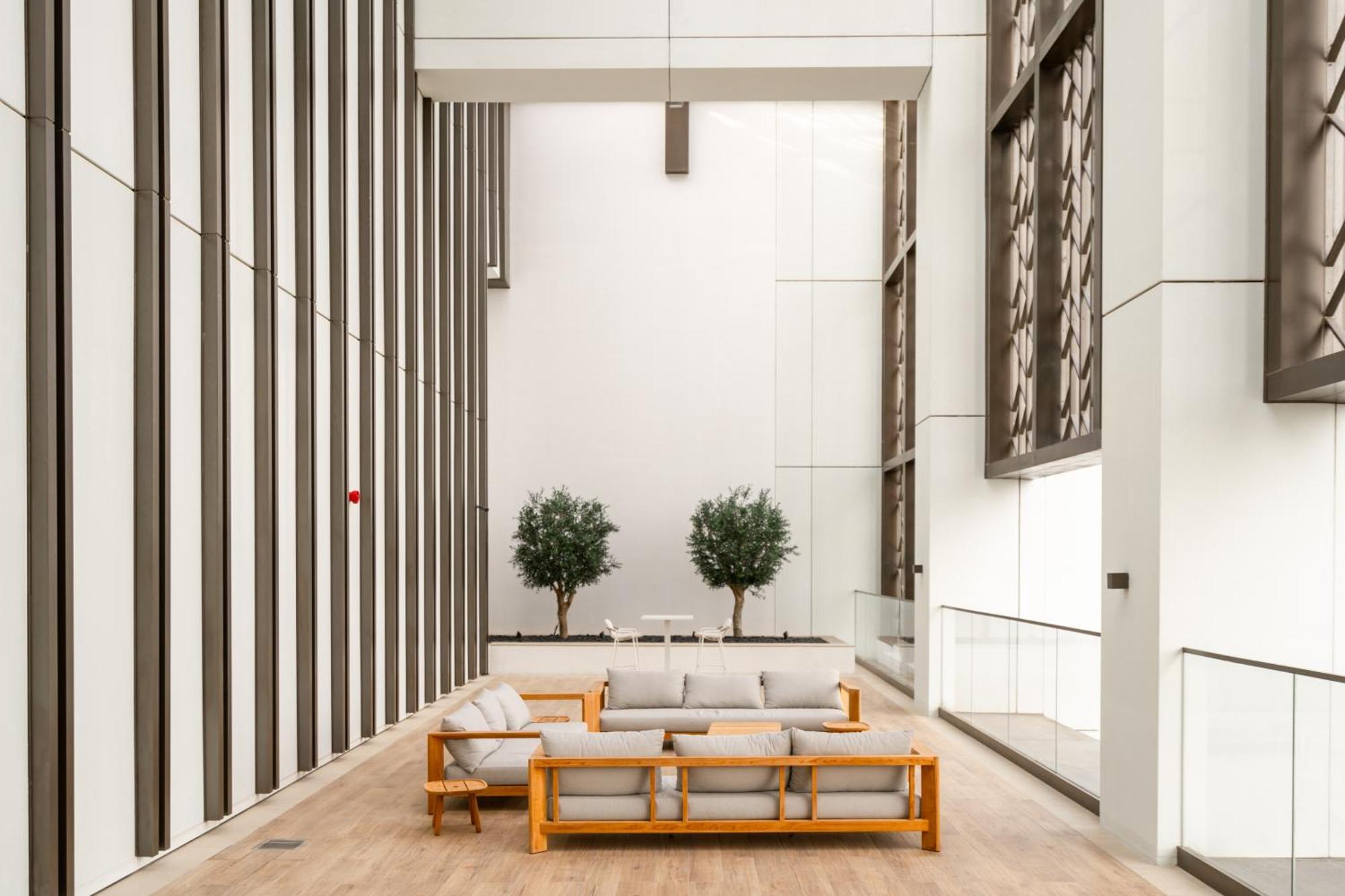 Prime Retreats @ Burj Crown By Emaar, Downtown Apartment *