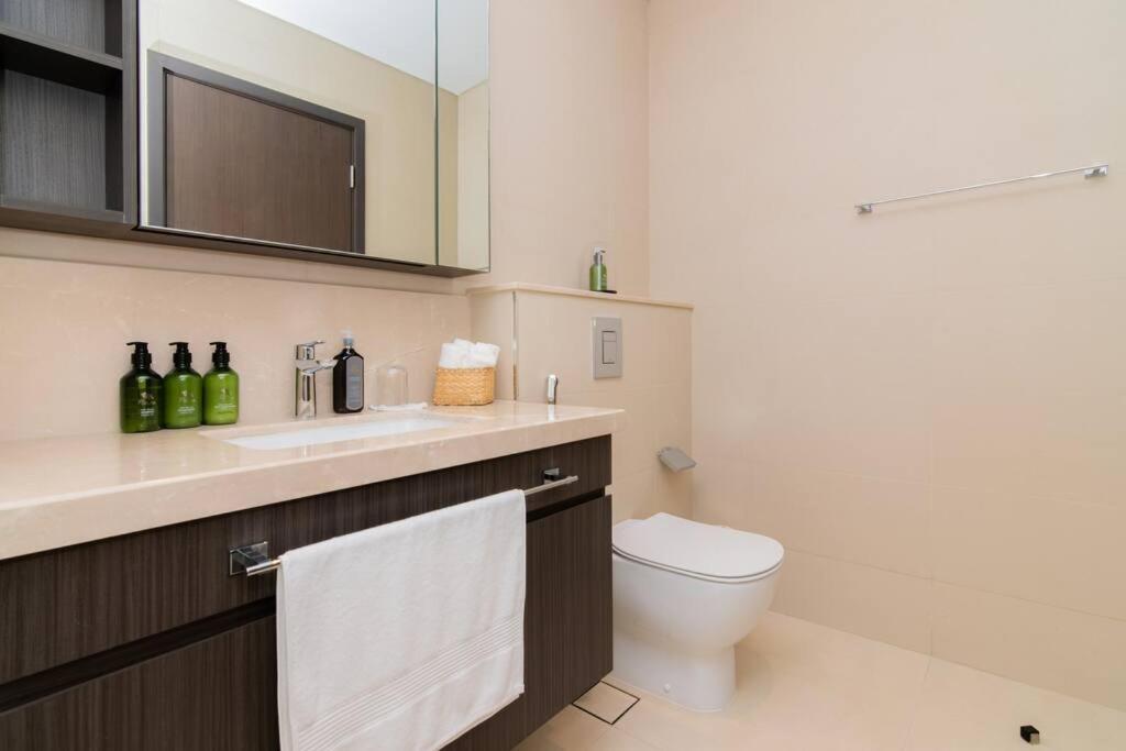 Apartamento Elite Escape - 2 Bhk Getaway With Mall Access - 1508 *