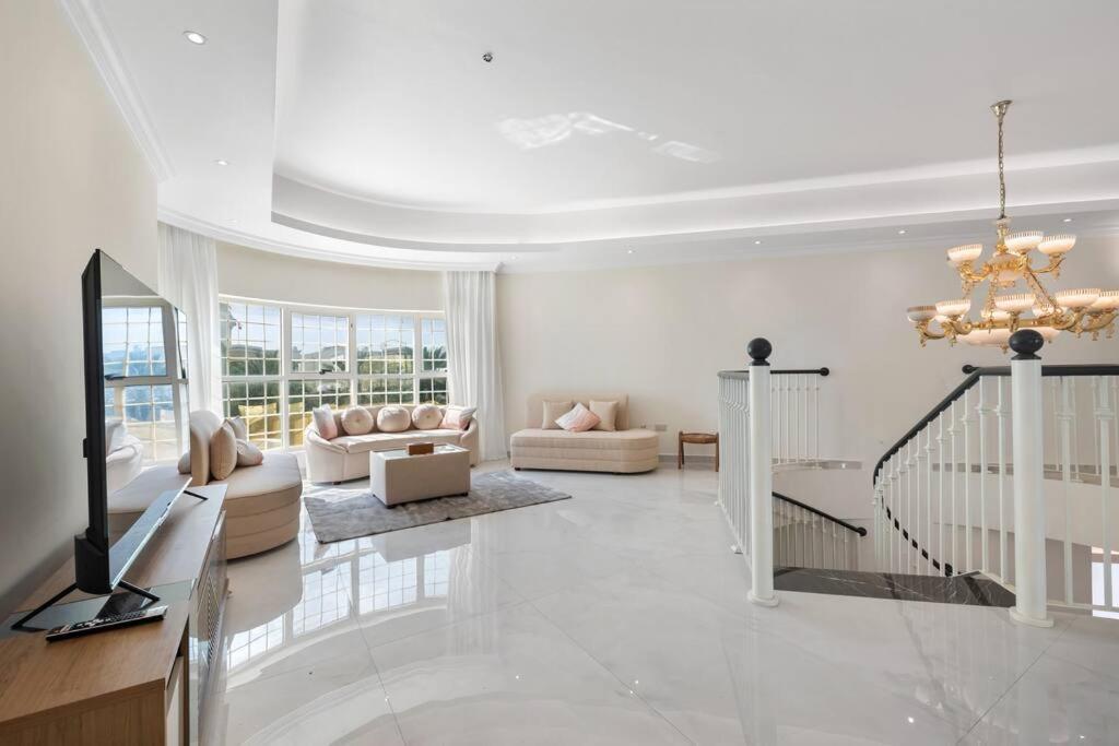 Luxury Emirates Private In Jumeirah Villa *