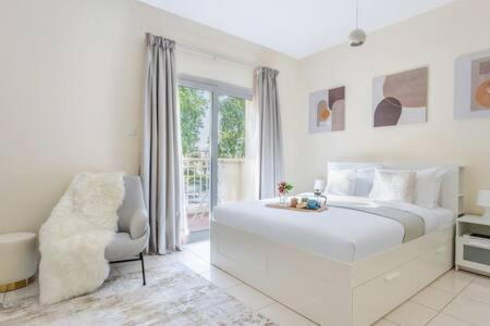 Frank Porter - The Springs 8 Dubai