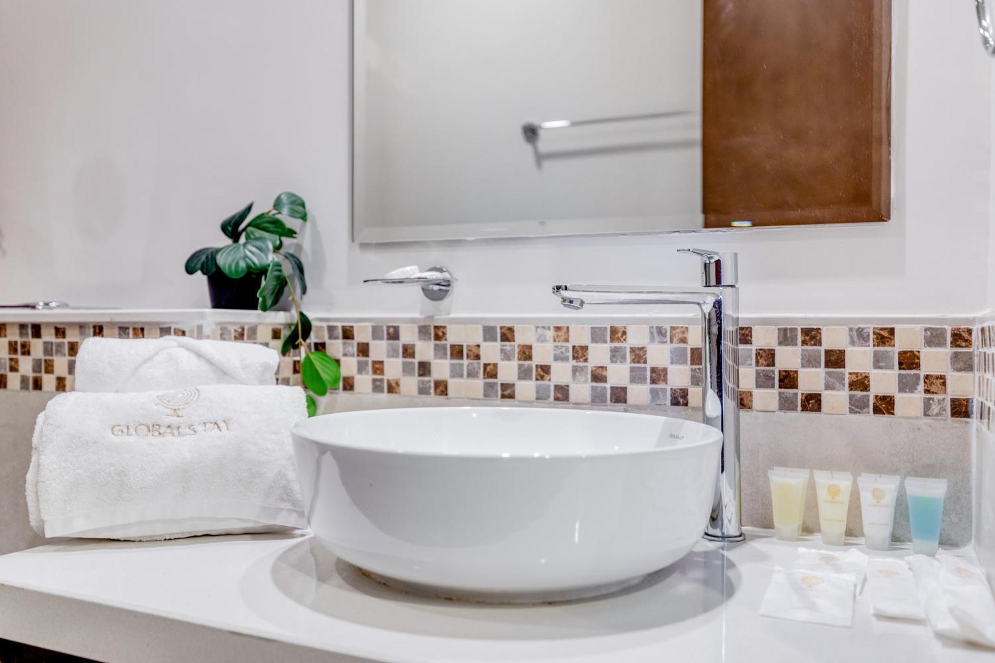 Globalstay. Luxury Near The Canal Daire