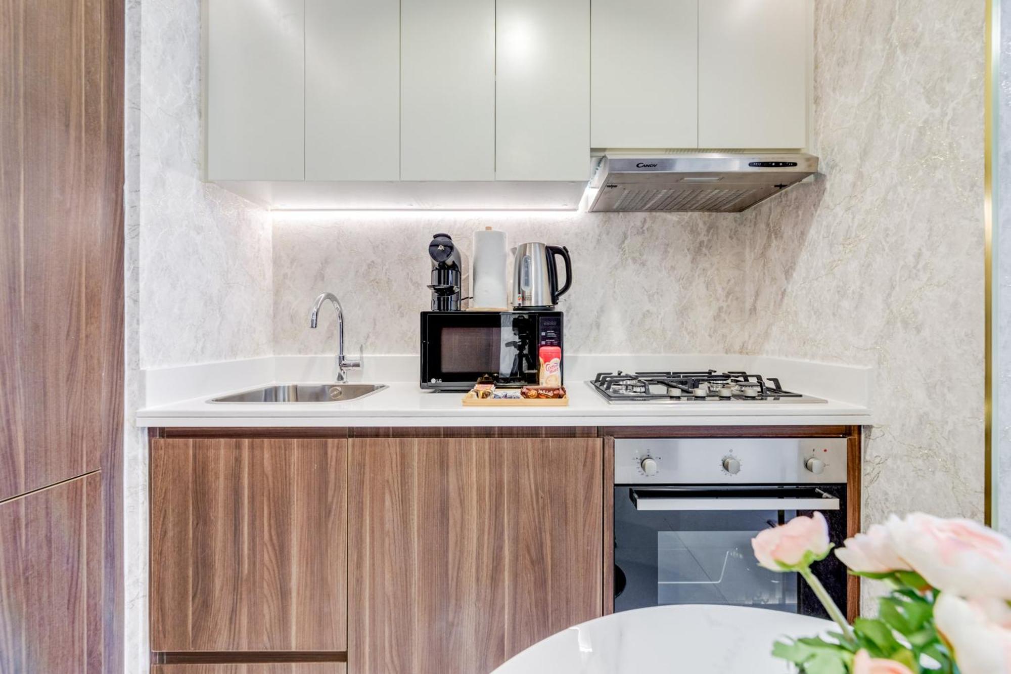 Daire Globalstay. Luxury Near The Canal Dubai