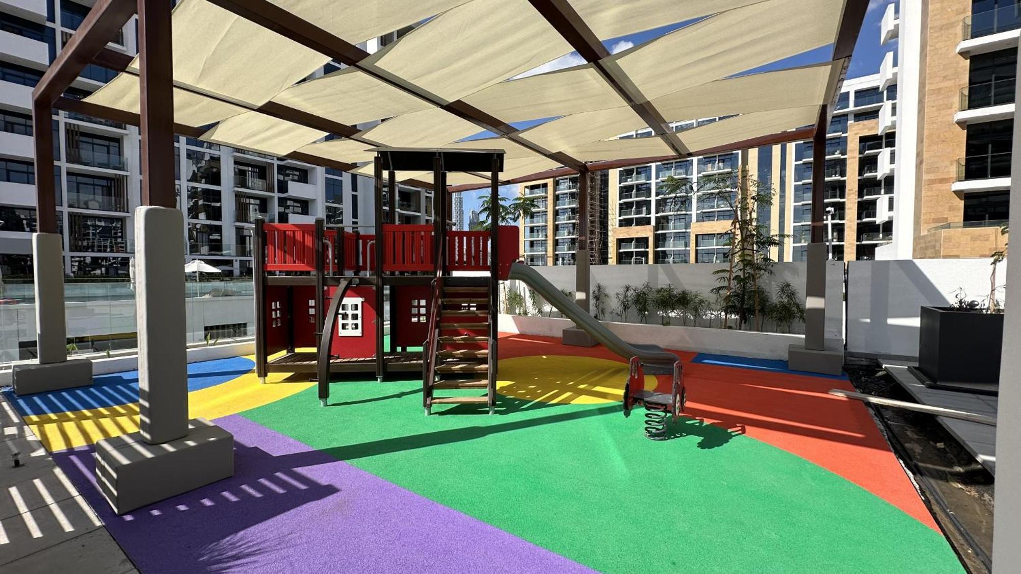 Easygo - Azizi Riviera 15 Community View Apartment *