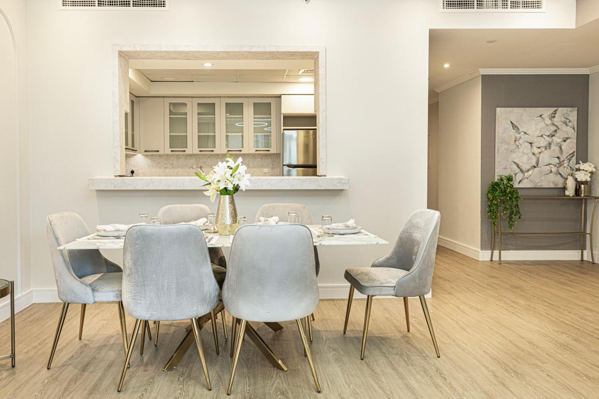Magnificent Cozy 2 Bedroom In Downtown *
