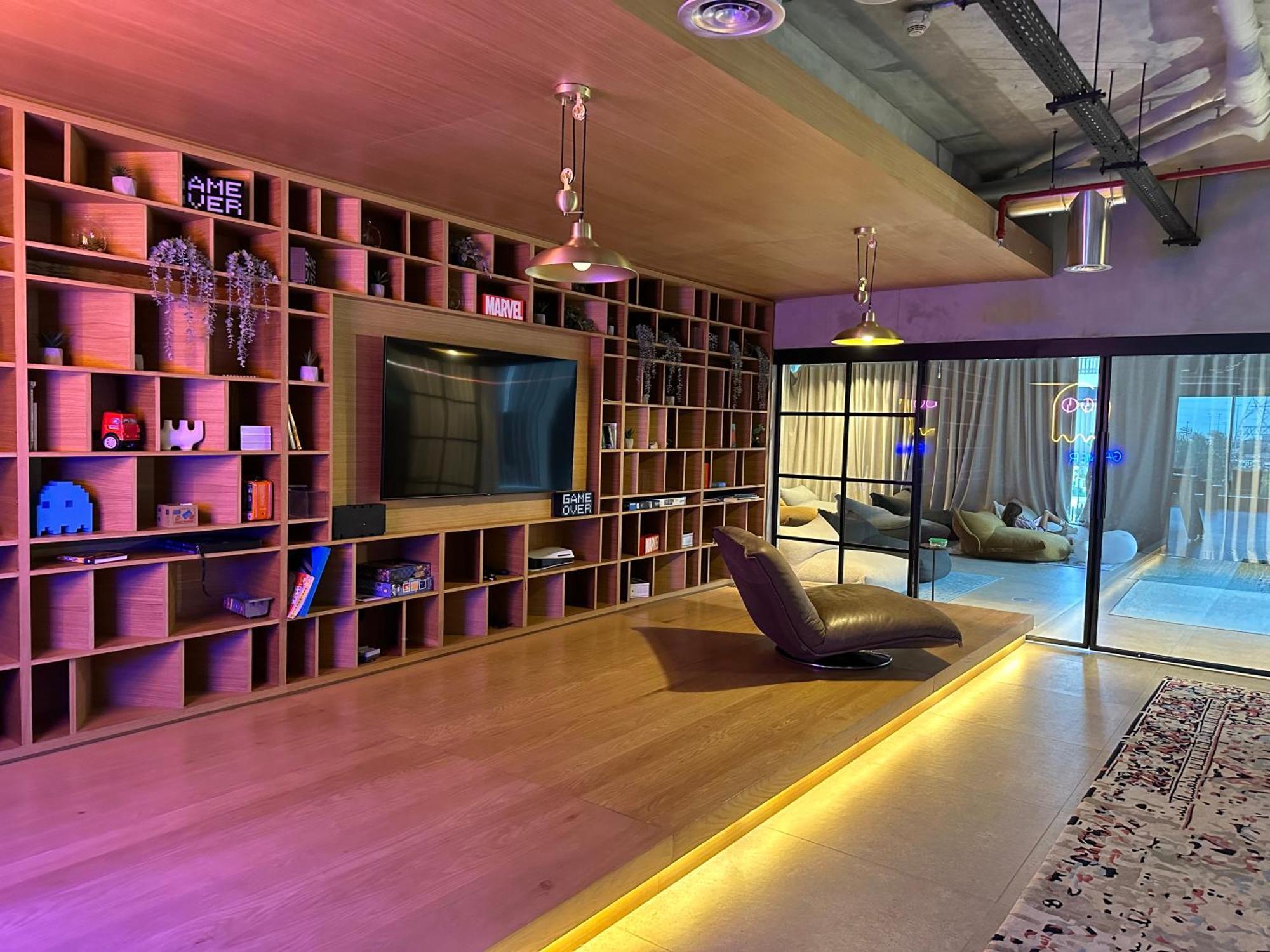Chic 1-bed Oasis In Hills * Dubai