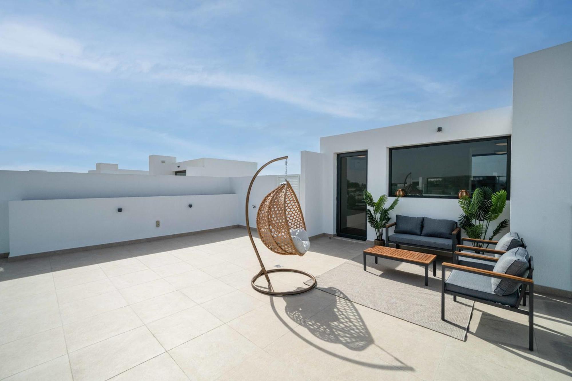 4 Bedroom With Private Pool In Hills