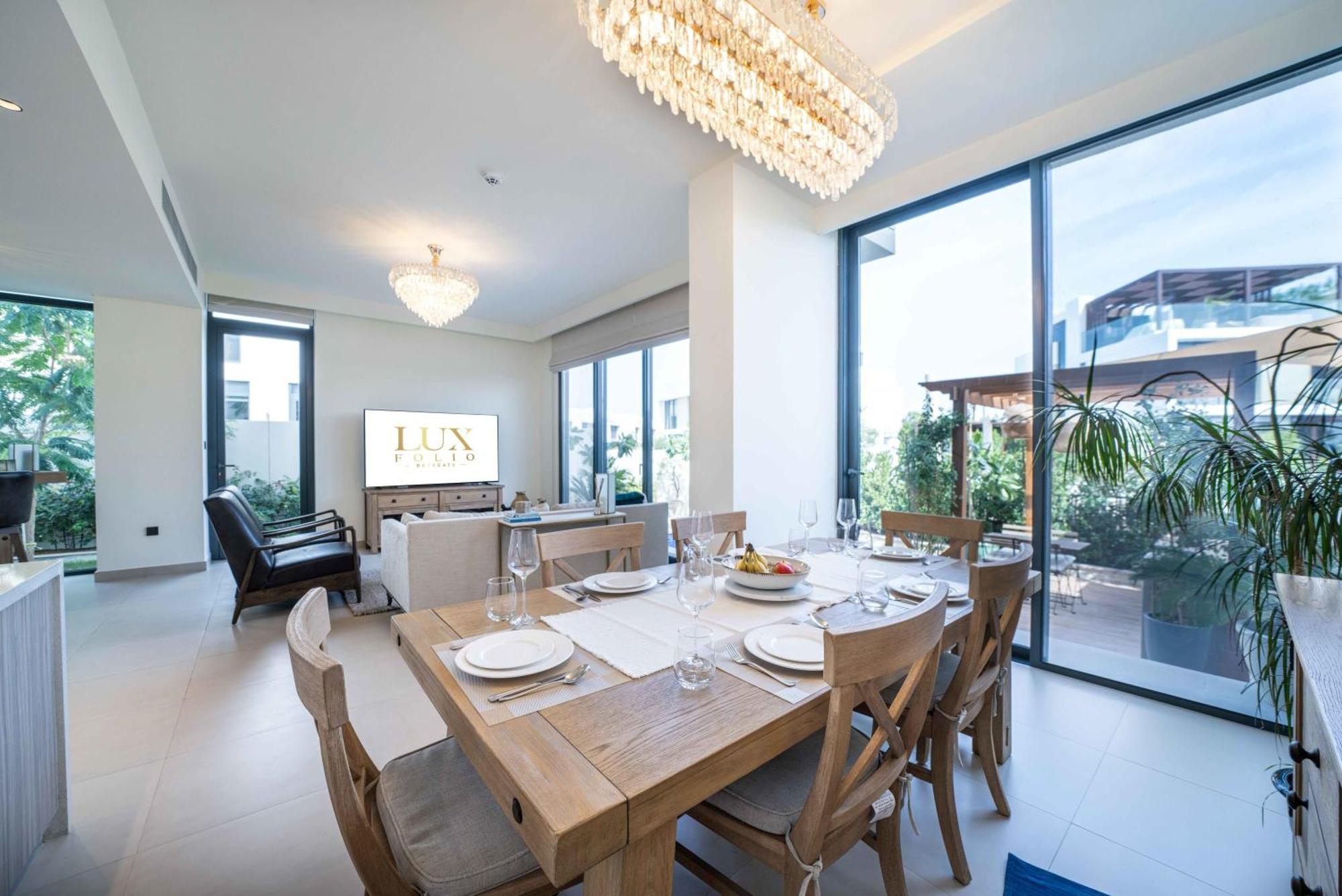 4 Bedroom With Private Pool In Hills Dubai