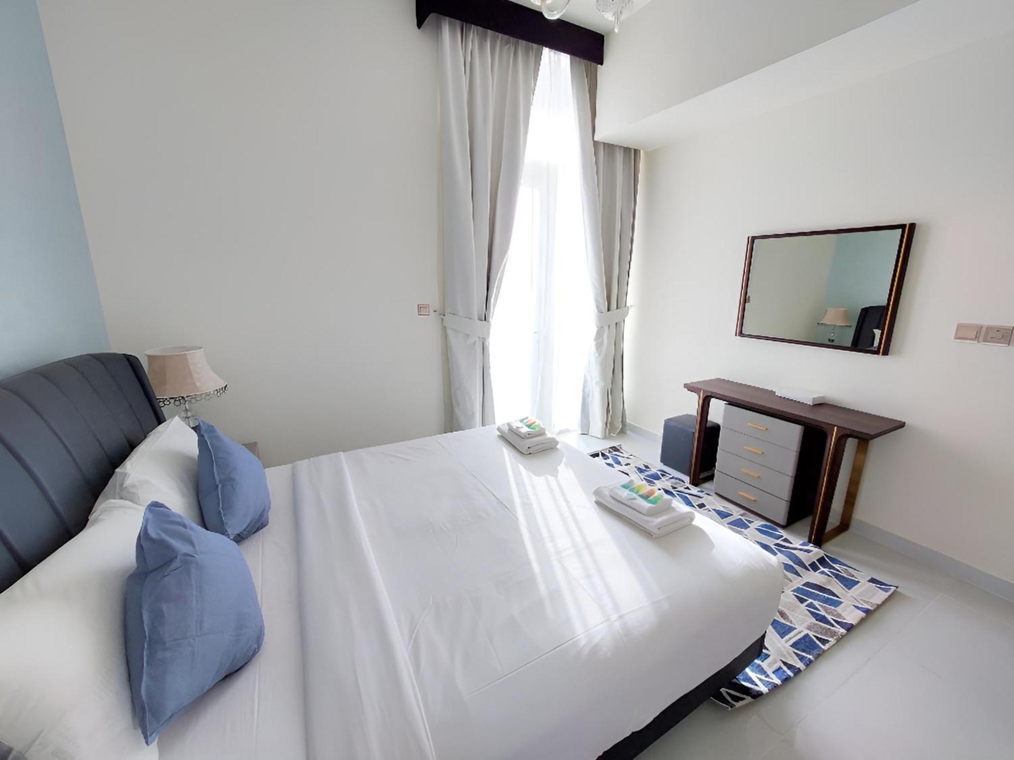 Spacious, Economical Near Miralcz Garden Apartment *